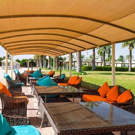 Sealine Beach, A Murwab Resort Mesaieed Exteriör bild The beach at the resort