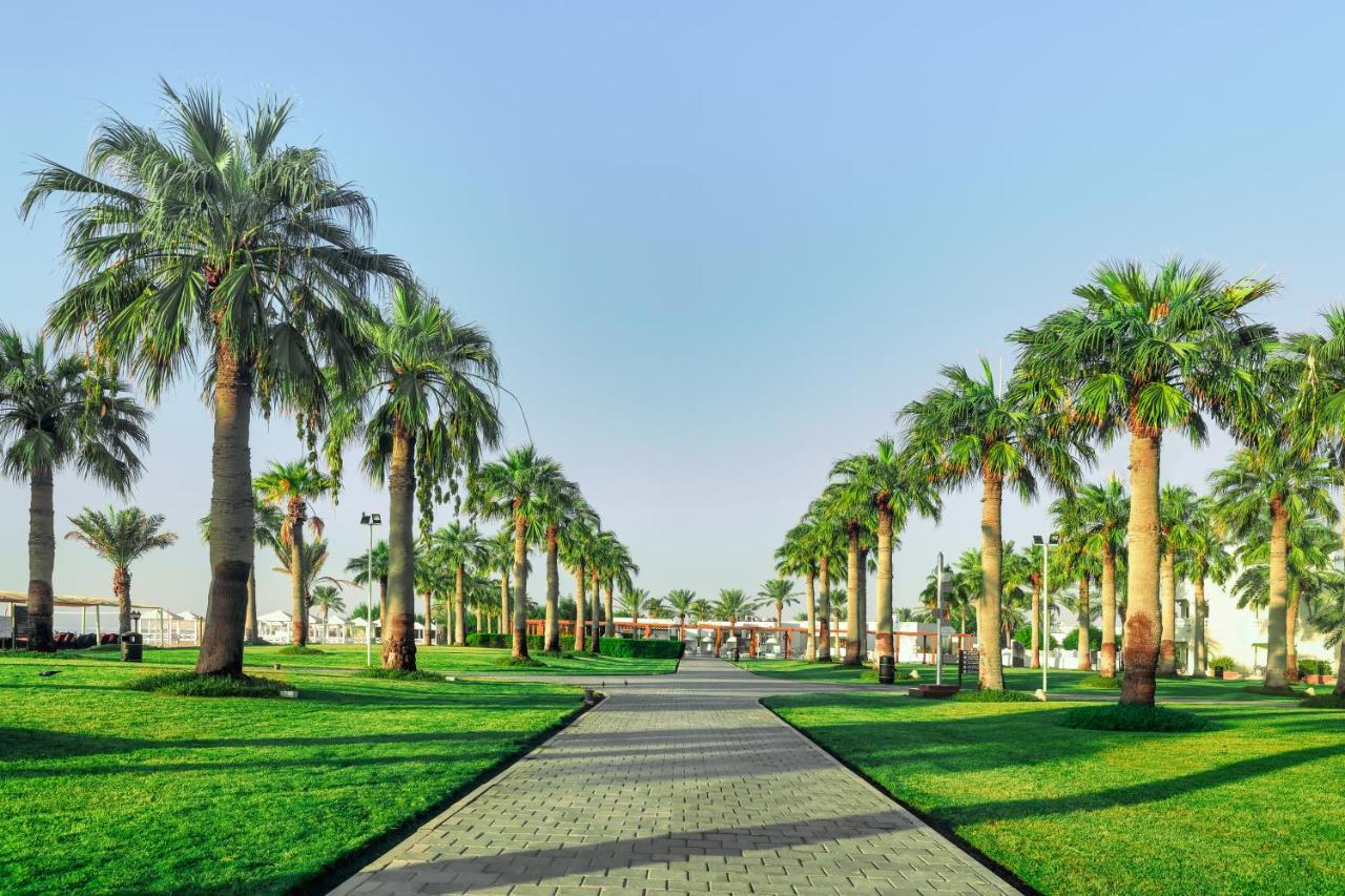 Sealine Beach, A Murwab Resort Mesaieed Exteriör bild Al-Shaab Park